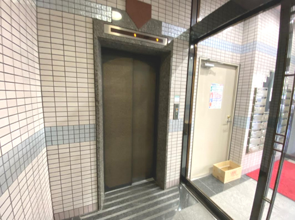 カーサシンセラーのロビー