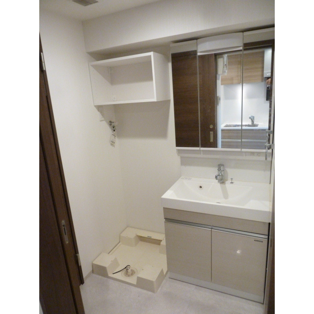 ルクレ板橋の洗面所|室内洗濯機置場