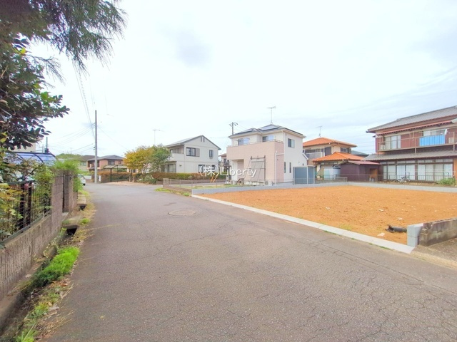 つくば市小白硲2期　新築戸建の前面道路含む現地写真