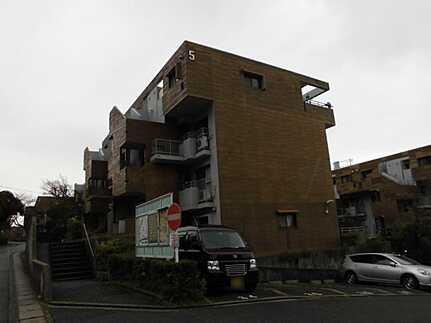 鈴が峰第2住宅5号棟の外観