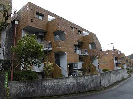 鈴が峰第2住宅5号棟の外観