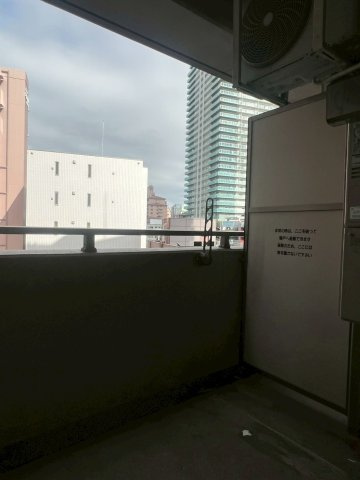 エステムコート三宮駅前ラ・ドゥーのバルコニー