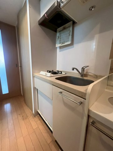 エステムコート三宮駅前ラ・ドゥーのキッチン