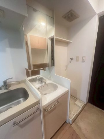 エステムコート三宮駅前ラ・ドゥーの洗面所