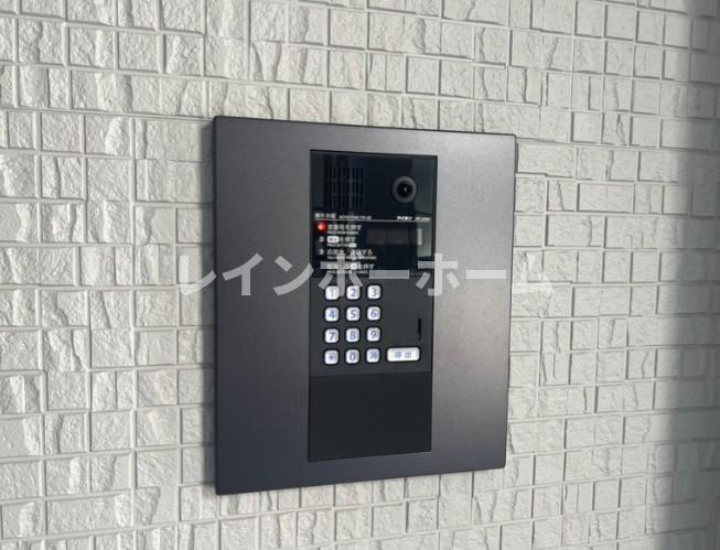 Claudia Senjuのセキュリティ