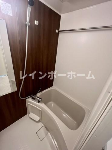 Claudia Senjuの浴室