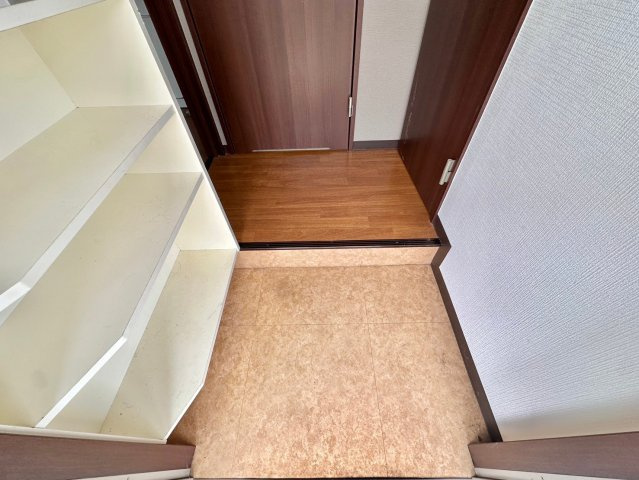 ヴィーナス英賀保の玄関