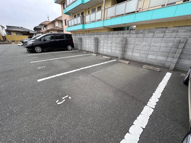 ヴィーナス英賀保の駐車場