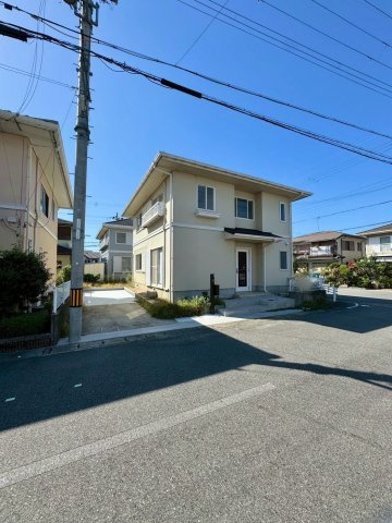 守山市二町町　中古戸建ての外観