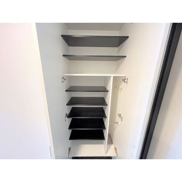 セレニテ西中島アリア弐番館の収納