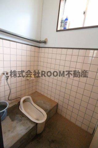 井上郡元倉庫のトイレ|落ち着いた色調のトイレです