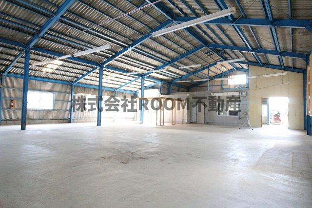 井上郡元倉庫の内装|内装は落ち着いています