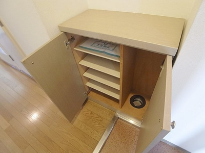 【玄関】 | サンライズ明和 | 上下に有るシューズＢＯＸ