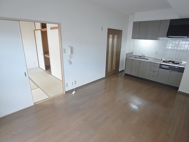 サンライズ明和の内装|リビング