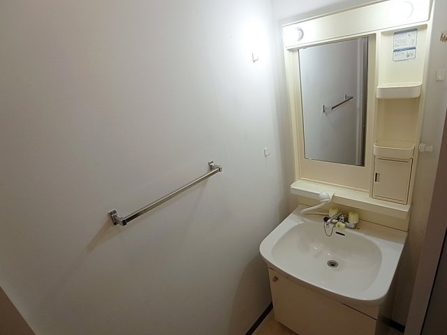 サンライズ明和の洗面所|シャンプードレッサーの独立洗面完備