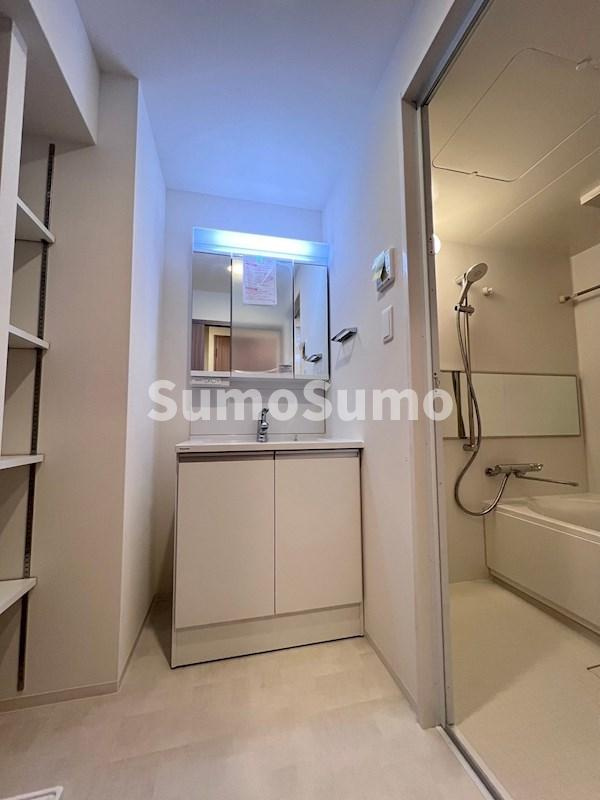 スプランディッド難波キャトルの洗面所