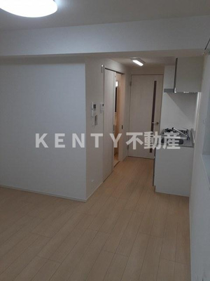 【居間・リビング】 | ラ・プルメリア | ゆったり過ごせる居間です