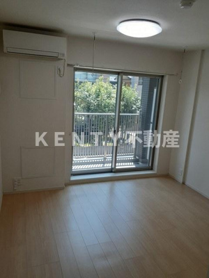 【寝室】 | ラ・プルメリア | 使い勝手のいい寝室です