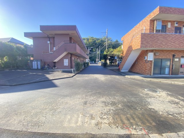 祝　成約済み　八王子市　弐分方町　売地の前面道路含む現地写真|～仲介手数料無料☆八王子ひなた不動産～　八王子市弐分方町　売地