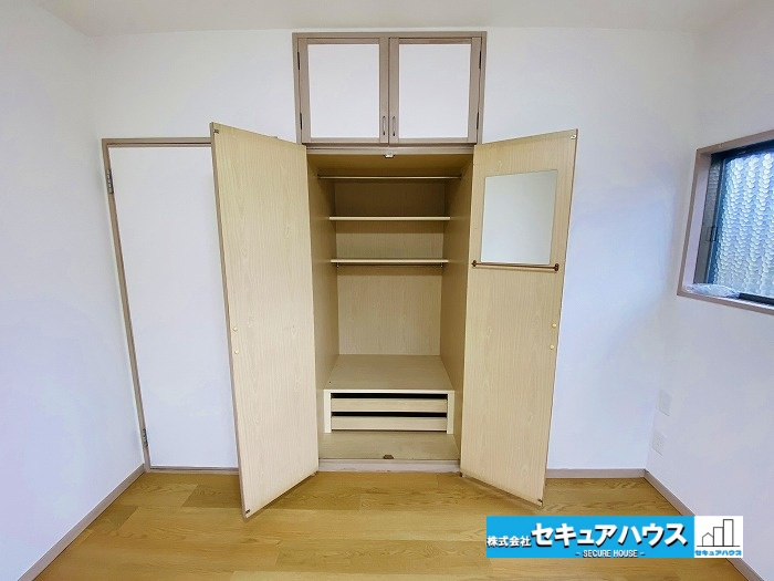 【今からご案内可能】知多市梅が丘2丁目　中古住宅の収納|【収納】
◆洋室部分には収納できるクローゼット付きです♪