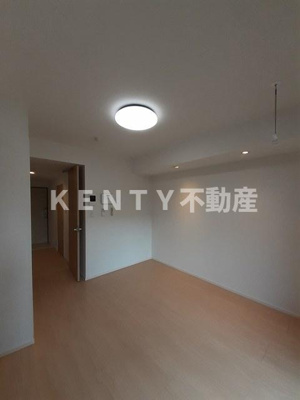 【居間・リビング】 | フィーカ蒲田 | こちらのリビングで趣味の時間をお楽しみください