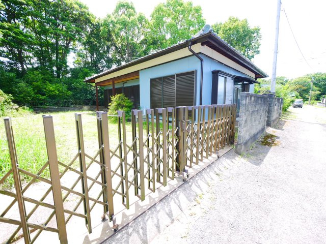 長生郡白子町南日当　中古戸建の前面道路含む現地写真|内外装リフォーム済み令和8年6月  3LDK平屋 システムキッチン新品