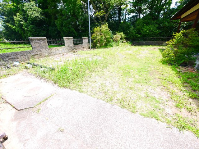 長生郡白子町南日当　中古戸建の庭|内外装リフォーム済み令和8年6月  3LDK平屋 システムキッチン新品