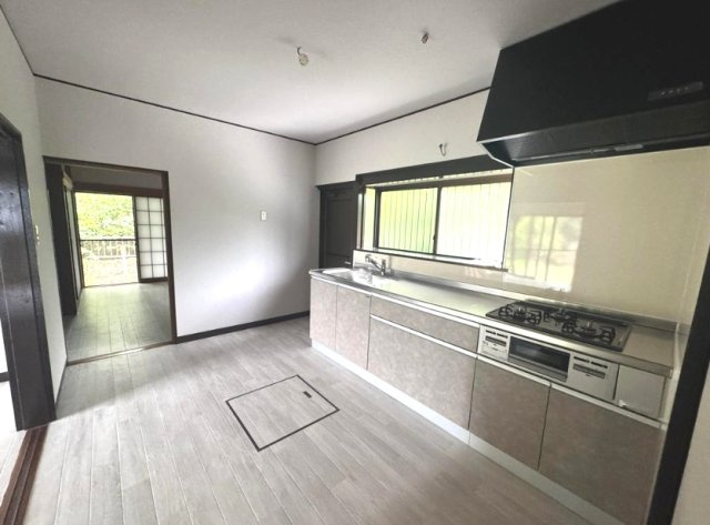 長生郡白子町南日当　中古戸建のキッチン|内外装リフォーム済み令和8年6月  3LDK平屋 システムキッチン新品