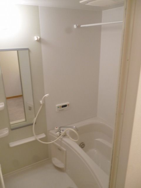 コンフォート　スクエアＣの浴室