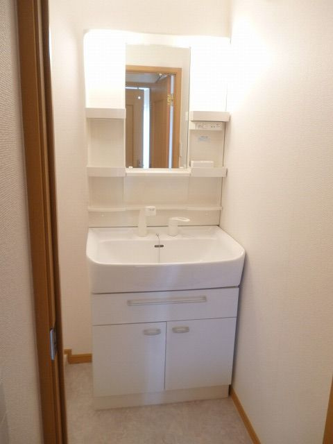 コンフォート　スクエアＣの洗面所