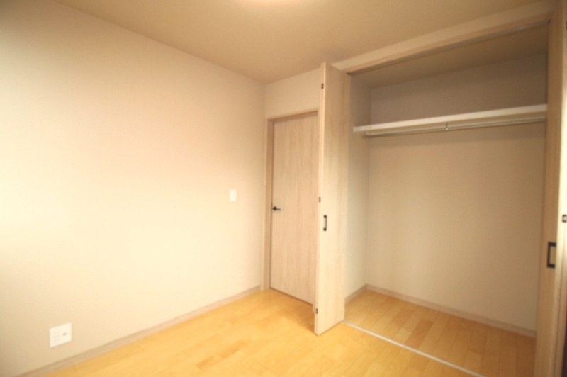 香美市土佐山田町旭町　中古戸建　【未入居物件】　モデルハウスの収納|2Ｆ　北西の部屋　4.5帖