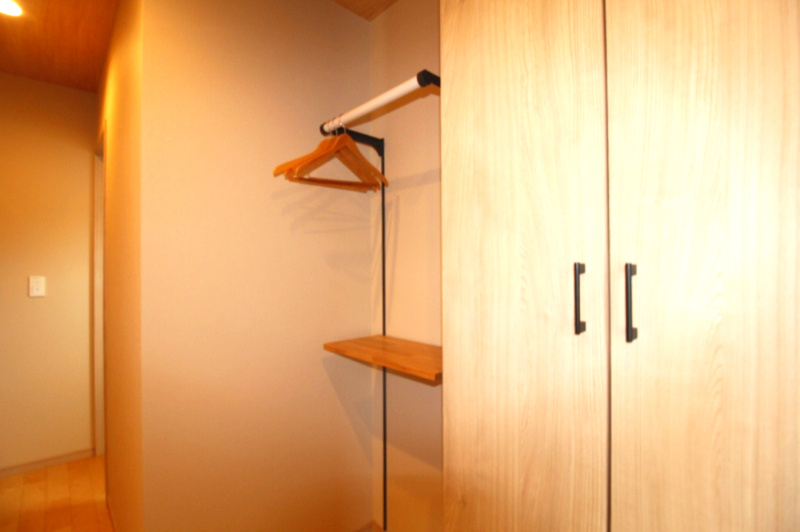 香美市土佐山田町旭町　中古戸建　【未入居物件】　モデルハウスの収納|玄関収納