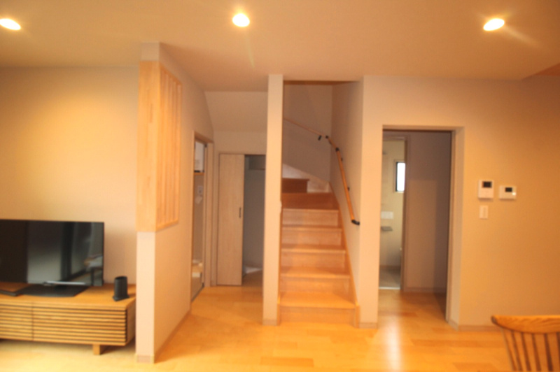 香美市土佐山田町旭町　中古戸建　【未入居物件】　モデルハウスの居間・リビング|ＬＤＫ　15.5帖