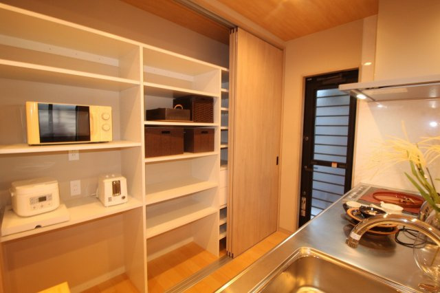 香美市土佐山田町旭町　中古戸建　【未入居物件】　モデルハウスのその他|キッチン　カップボード