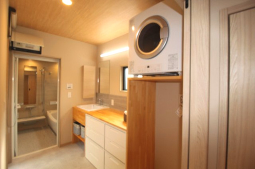 香美市土佐山田町旭町　中古戸建　【未入居物件】　モデルハウスの脱衣所