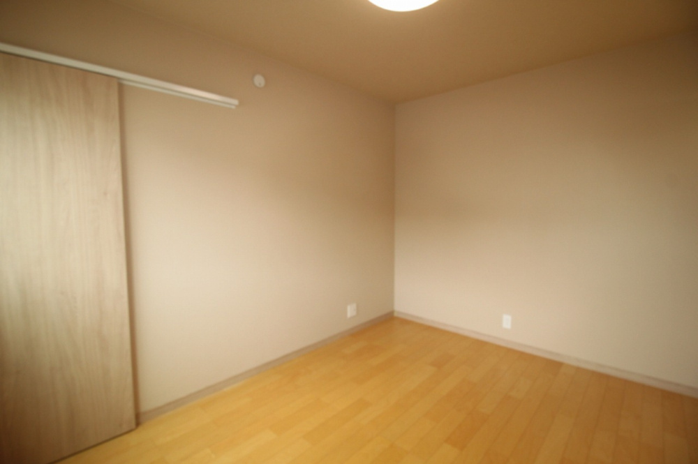 香美市土佐山田町旭町　中古戸建　【未入居物件】　モデルハウスの寝室|2Ｆ　南東の部屋　6.0帖