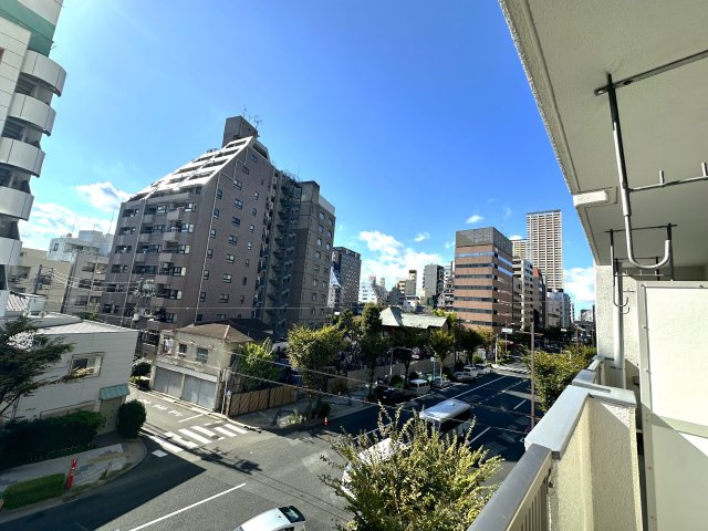 ソーケン日暮里マンションの展望|窓越しに広がる風景が、毎日の暮らしにやすらぎと彩りを優しく添えてくれます。