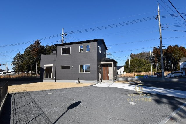 リーブルガーデン  水戸内原町　第12　1の駐車場|新築戸建てを購入する際、庭付き、駐車場付きは大変魅力的です。十分な駐車スペースがあれば、ご家族様それぞれが車をご所有の場合や来客の際も安心です。