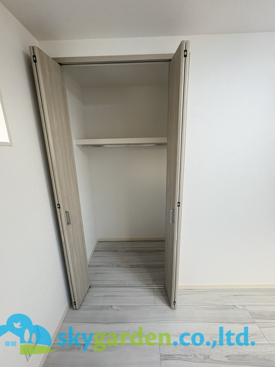 藤沢市鵠沼海岸7丁目　新築戸建　全3棟2号棟の収納|こまごまとしたものを収納できそうですね