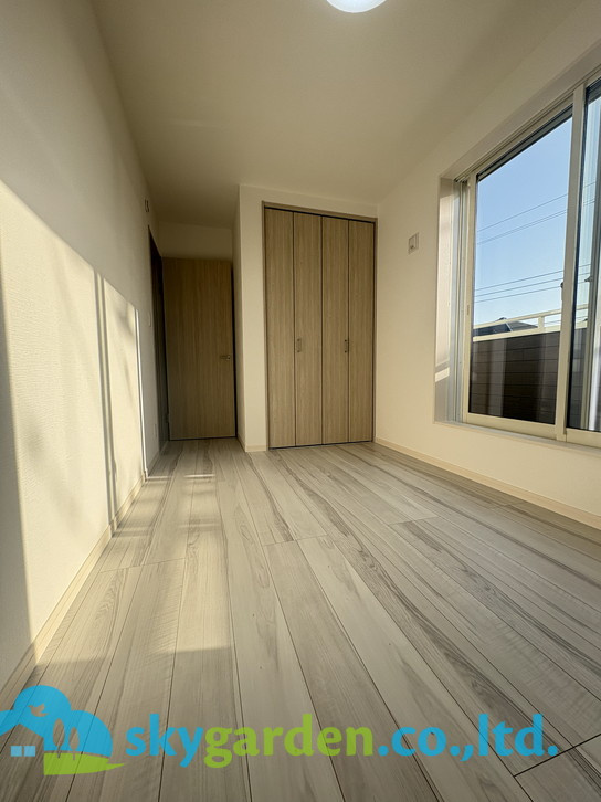 藤沢市鵠沼海岸7丁目　新築戸建　全3棟2号棟の洋室|コンパクトで使いやすい洋室です