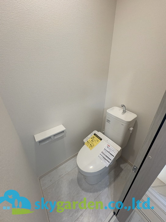 藤沢市鵠沼海岸7丁目　新築戸建　全3棟2号棟のトイレ|シンプルで使いやすいトイレです