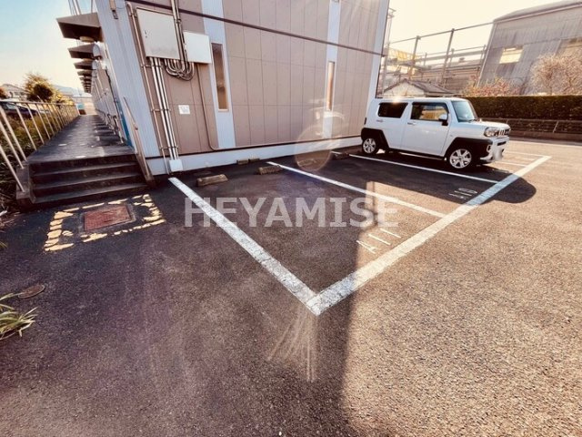 リースランド溝陸Aの駐車場