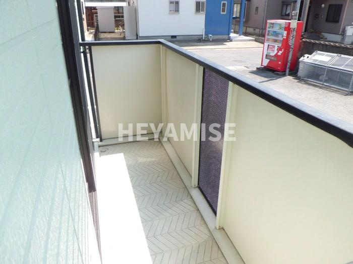 ロイヤルガーデン永田 A棟のバルコニー