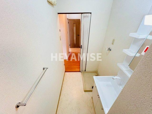 コンフォートたらみA棟の洗面所