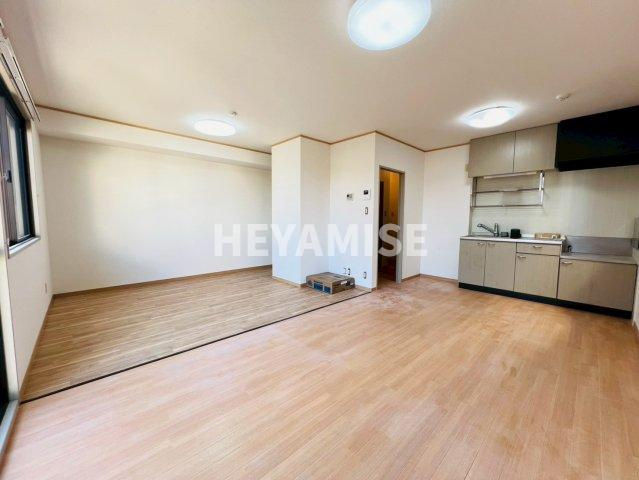 コンフォートたらみA棟の居間・リビング