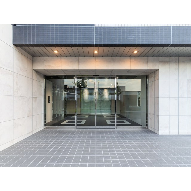 ＧＥＮＯＶＩＡ西高島平ｓｋｙｇａｒｄｅｎのエントランス