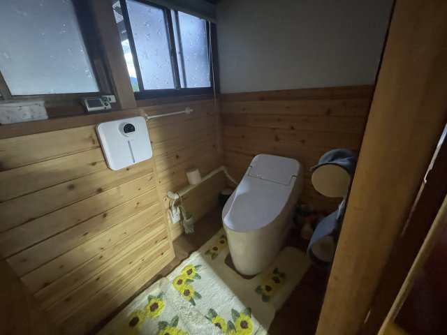 伊那市東春近　中古住宅のトイレ|1階トイレ　