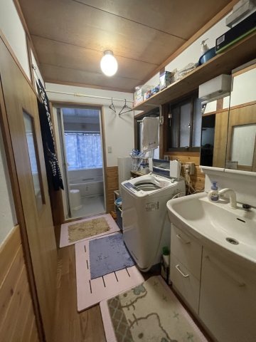 伊那市東春近　中古住宅の独立洗面台