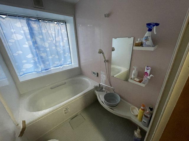 伊那市東春近　中古住宅の浴室