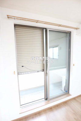 【設備】 | Mior | バルコニー窓はシャッター付きで防犯対策◎